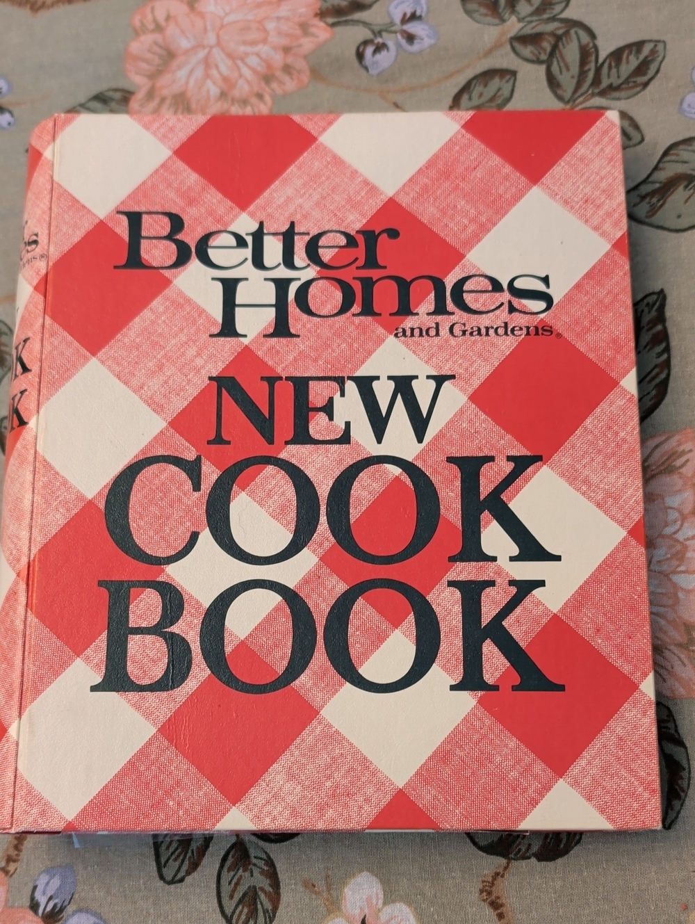 Better Homes and Gardens Cookbook - Red & White Check Cover